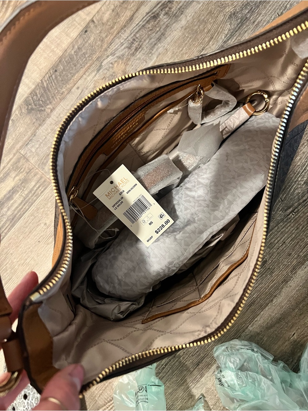 Michael Kors Aria Large Monogram Shoulder Bag • Brown/Luggage NWT - Picture 5 of 9